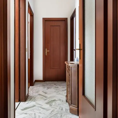 A Due Passi Dall'ospedale *