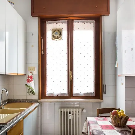 アパート A Due Passi Dall'ospedale パルマ