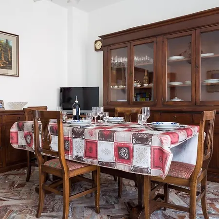 A Due Passi Dall'ospedale Apartament *