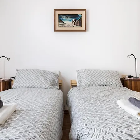 A Due Passi Dall'ospedale * パルマ