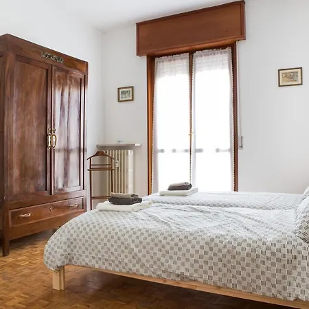 A Due Passi Dall'ospedale Apartament