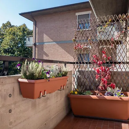 A Due Passi Dall'ospedale * パルマ