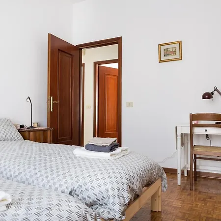 Apartament A Due Passi Dall'ospedale Parma